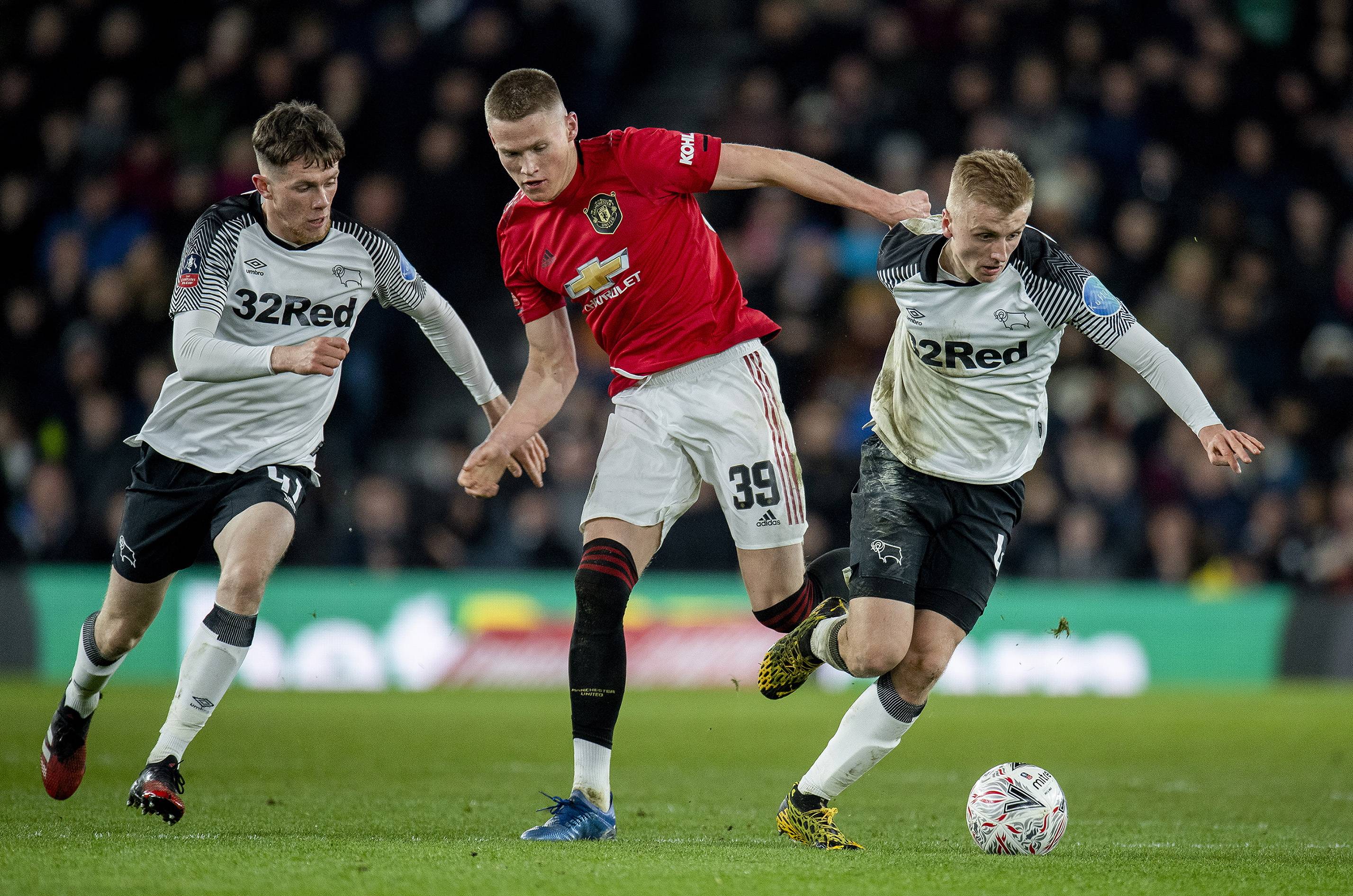 巴黎圣日耳曼外租球员状态大爆发，引发关注