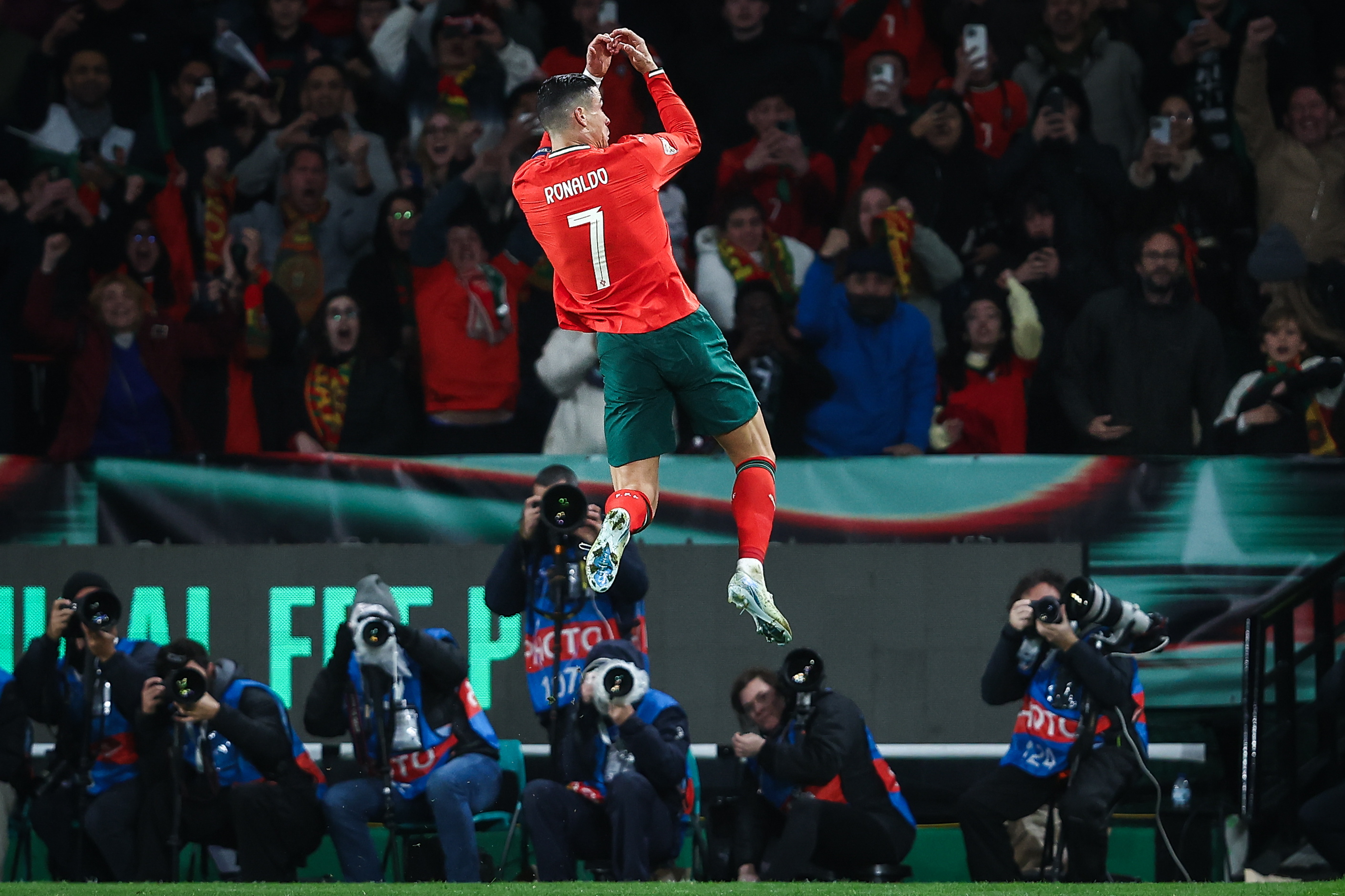 英格兰胜出，成功晋级欧国联半决赛