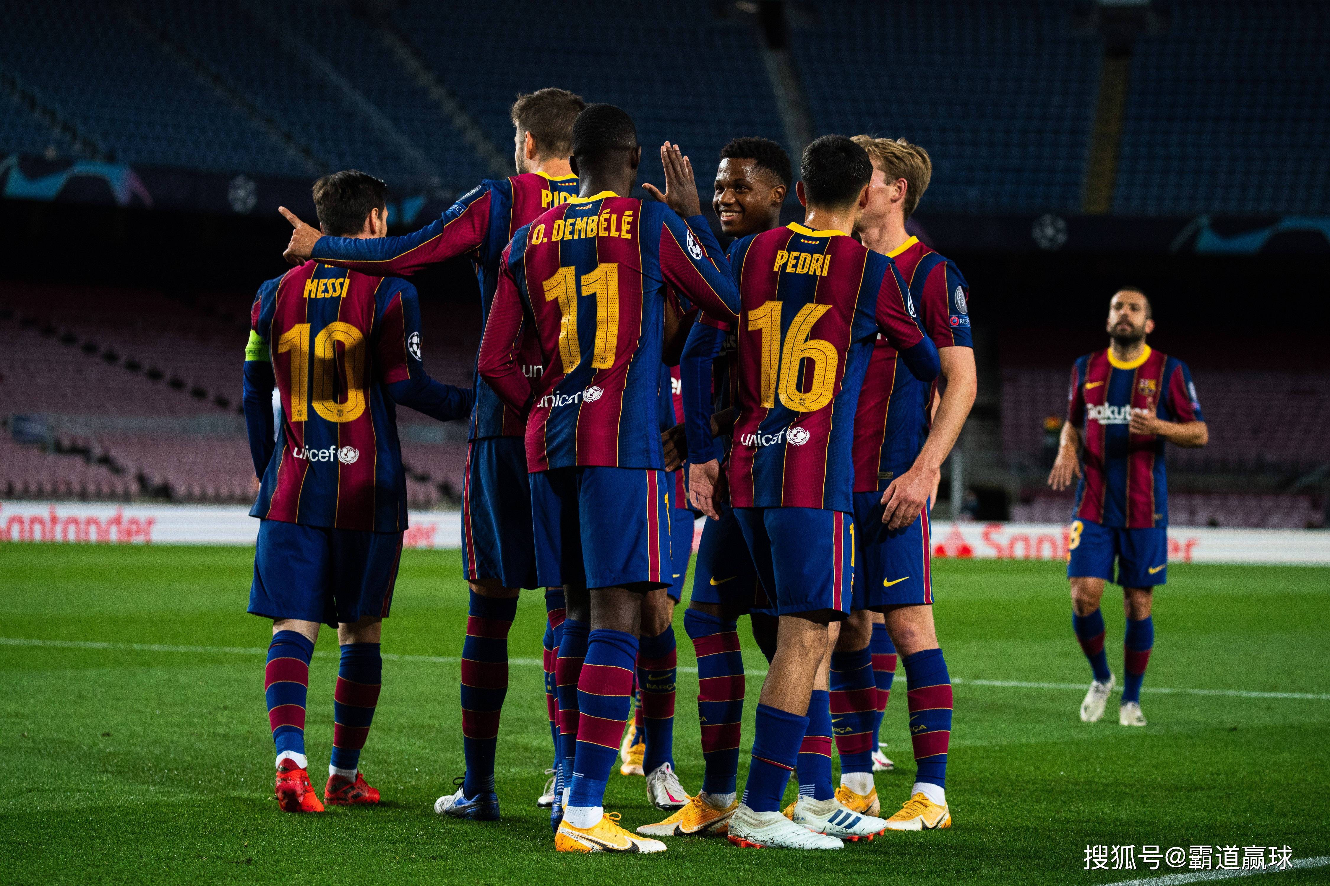 关于瓦伦西亚客场大胜巴塞罗那，完美反击的信息